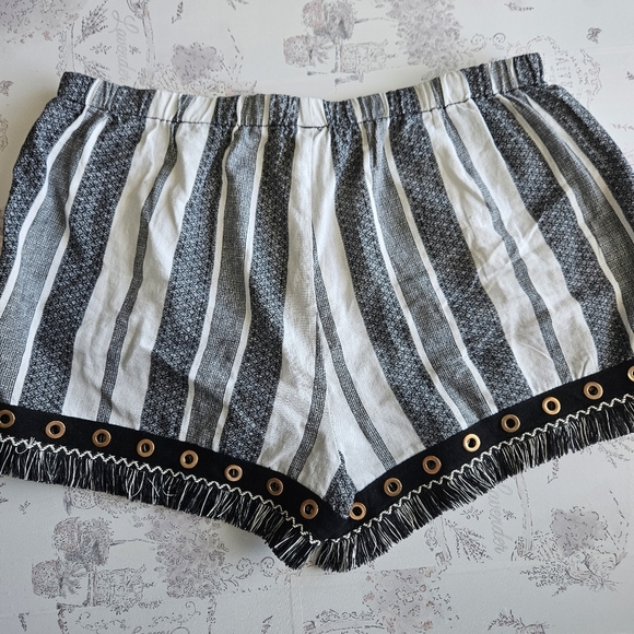 REWASH Black and White Striped Fringe Shorts with Copper Embellishment, Size XL - Picture 3 of 6